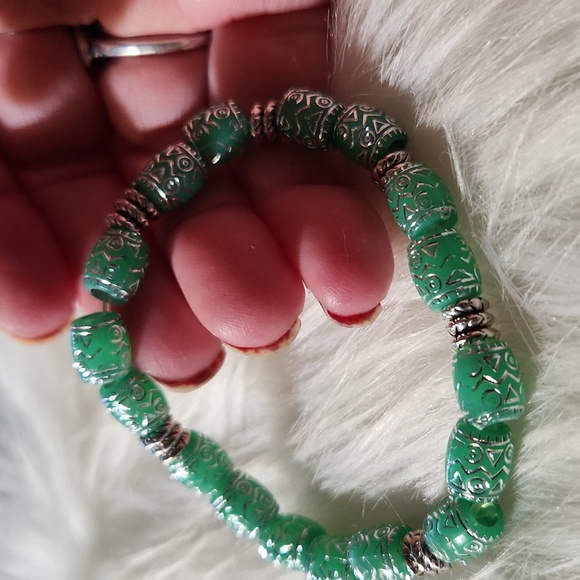 Handcrafted beaded bracelet - Picture 4 of 4